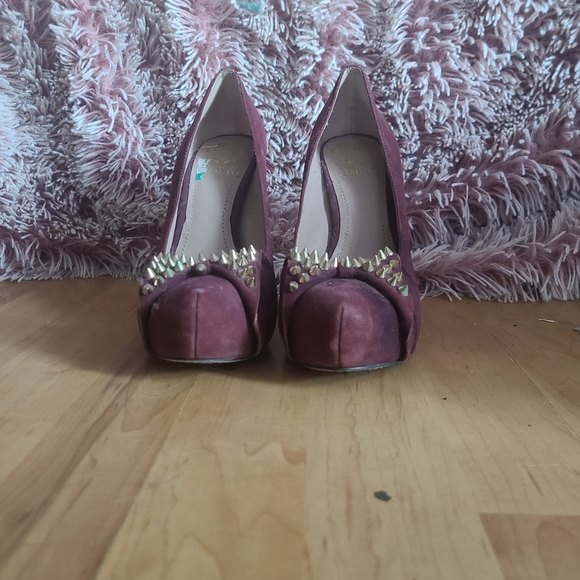 2/20$- used Vince Camuto Burgundy Spiked high heels - Picture 2 of 5
